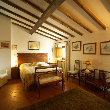 I Trebbiali Bed & Breakfast เรกเจลโล ภายนอก รูปภาพ