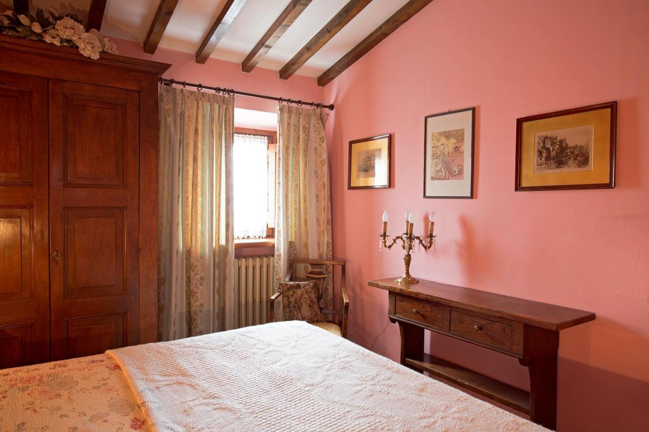 I Trebbiali Bed & Breakfast เรกเจลโล ภายนอก รูปภาพ